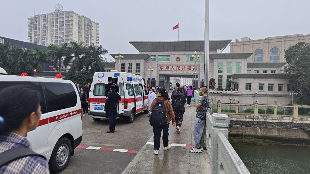 xe cấp cứu Móng Cái Quảng Ninh